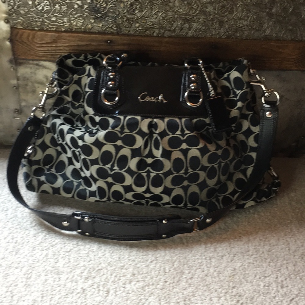 Coach signature Ashley bag and wristlet - Picture 4 of 16